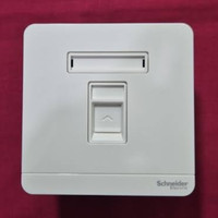 Stop Kontak Data Cat6 Avatar On E8331RJS6 / Outlet Data 1Gang RJ45 Cat6 Schneider