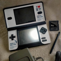 Nintendo DS lite puls R4 dan mmc