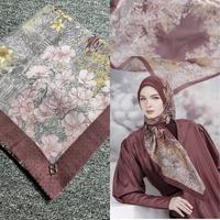 Buttonscarves champ de fluer series miror
