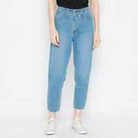 Mom Jeans Model Terkini July 2022