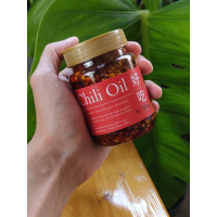 go2-- chili oil yovi / minyak cabai with crunchy garlic/sambal,sambel dimsum 200gram (vegan/non vegan)