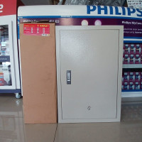 Box panel listrik SAKA 4X6X2 kunci tekan