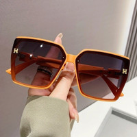 Fashion Retro Sunglasses Women / Men Gradient Lens Beach Sunglasses