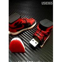 1067 USB FLASHDISK UNIK BONEKA KARAKTER LUCU SEPATU HITAM - BUS0365 -