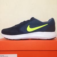 nike revolution 3 defect