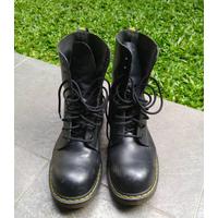 doc martens waterproof boots