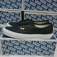 vans u authentic leather