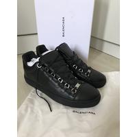 balenciaga low top arena black