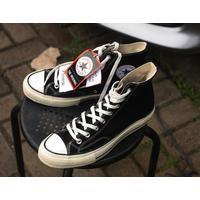 90s converse and socks