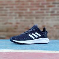 u path run adidas black