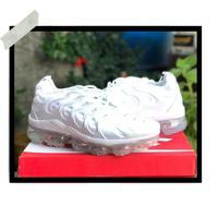 triple white vapormax