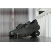 doc martin low top