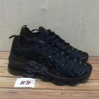 nike air vapormax plus junior black