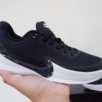nike mamba focus white