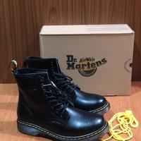 Jual Dr Martens Air Wair Model \u0026 Desain Terbaru - Harga June 2022
