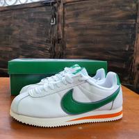 nike stranger things trainers