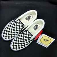 checkered vans black