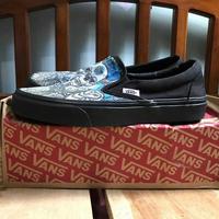 black skull vans