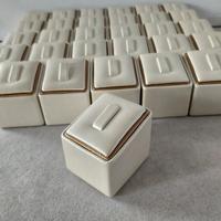 Gambar Display pajangan cincin / tempat cincin dari Tiga Display undefined 1 Tokopedia