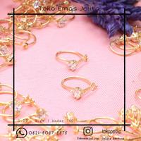 Gambar Anting Daisy Desi Desy 0.5 gram tinggi 1cm lebar 0.7cm dari JelitaBandung undefined 1 Tokopedia