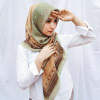 Gambar hijab voal motif segi empat lasercut / hijab printing / jilbab voal dari Quinna Scarves undefined 1 Tokopedia