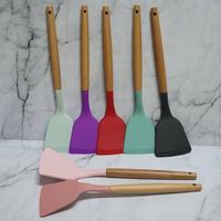 Gambar wooden cooking silicone turner spatula /sodet sutil gagang kayu - Merah, full plain dari etc shopline undefined 1 Tokopedia