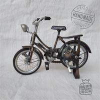 Gambar Miniatur Sepeda Ontel Mungil - Kerajinan Khas Jogja dari buahtanganjogja undefined 2 Tokopedia