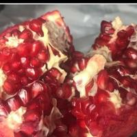 Gambar buah delima merah import dari BUAHSEGARMEDAN undefined 1 Tokopedia
