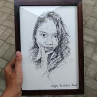 Gambar sketsa wajah vintage MANUAL scrible art hadiah / kado wisuda 20x30 - Pigura natural, 2 wajah 30x40cm dari SAMPURNA ARTS undefined 2 Tokopedia