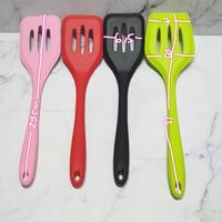 Gambar Slotted Silicone Turner Spatula / Sutil Sodet Bolong / Alat Masak Goreng Tahan Panas Tanpa Sambungan - Black M dari etc shopline undefined 4 Tokopedia