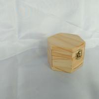 Gambar Kotak cincin kayu segi 6/ kotak cincin lamaran / wadah cincin kayu dari Arta_craf undefined 4 Tokopedia