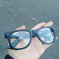Gambar kacamata wayfarer lensa 99% full antiradiasi computer gadget dari KACAMATAOPTIK-1 undefined 1 Tokopedia