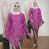 Gambar Setelan Kebaya Wanita Bahan Brukat Warna Maroon - M dari IKAKEBAYA undefined 3 Tokopedia