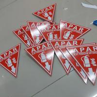 Gambar Rambu APAR akrilik / segi tiga APAR skotlet / Safety sign APAR acrylic - 15x15 cm dari Sriwijaya Grafika Advertising undefined 2 Tokopedia