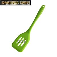 Gambar Turner Lubang Silicone Full Gagang Spatula Sodet Silikon Tahan Panas - Hijau dari DariDuaSatu undefined 4 Tokopedia