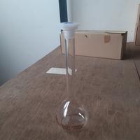 Gambar Labu Ukur Iwaki Tutup Plastik 100ml original volumetric flask 100ml dari Mustika Labware undefined 3 Tokopedia