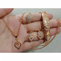 Gambar 018 PL Set Perhiasan Lapis Emas Replika Berlian dari JC 77 undefined 2 Tokopedia