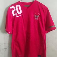Gambar Jersey Timnas Indonesia Aff 2010 Bambang Pamungkas dari Bhinnekaid undefined 2 Tokopedia