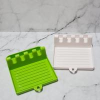 Gambar Alas Sutil Sumpit Tatakan Masak Persegi Plastic Utensil Pad - Putih dari etc shopline undefined 1 Tokopedia