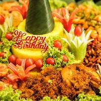 Gambar TUMPENG NASI KUNING / TUMPENG ULANG TAHUN / TUMPENG / LIZ KITCHEN dari LIZ_KITCHEN undefined 3 Tokopedia
