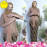 Gambar kebaya wisuda amel choco dari renil kebaya undefined 1 Tokopedia