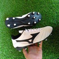 Gambar sepatu bola mizuno kulit asli dari UTD Sport undefined 4 Tokopedia