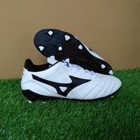 Gambar sepatu bola mizuno kulit asli dari UTD Sport undefined 3 Tokopedia