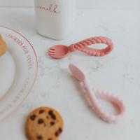 Gambar itzy ritzy | sweetie spoon - silicone baby fork & spoon set - amethyst dari bebelou ID undefined 1 Tokopedia