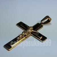 Gambar Liontin Kalung Salib Yesus Titanium Gold Cross Necklace 5,5cm x 8,5cm dari cahayasukses99 undefined 3 Tokopedia