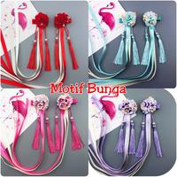 Gambar Pita Rambut Panjang Sepasang Motif Bunga Kupu Jepitan Kungfu Huanzhu - Bunga : Biru dari MadisonShop undefined 5 Tokopedia
