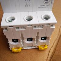 Gambar MCB ic65n/C25A/3p.schneider(Merlyn Gerin) dari royanelektro undefined 2 Tokopedia