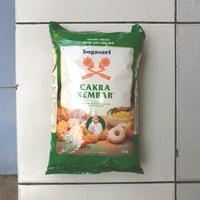 Gambar [satuan] Tepung Terigu CAKRA KEMBAR Hijau Premium 1 Kilo/1Kg/1 Kg dari Aimee Bag & Plush Toys undefined 1 Tokopedia