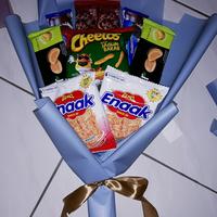 Gambar BUCKET BUKET SNACK WISUDA dari bloomboon.12 undefined 1 Tokopedia