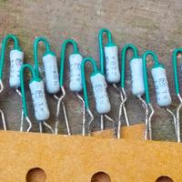 Gambar R 1K8 1,8K 1W 5% PANASONIC METAL OXYDE RESISTOR dari T-Audio Store undefined 1 Tokopedia